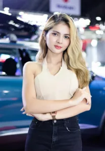 Wannaporn-Jamnongyut-Come-see-Car