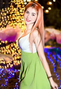 Wannaporn-Jamnongyut-funny-light